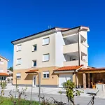 Appartamento Dragan K2 - A1 First Floor - Mpolo Medolino