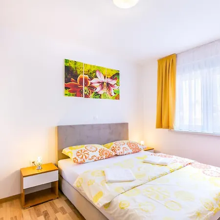 Dragan K2 - A1 First Floor - Mpolo * Medulin