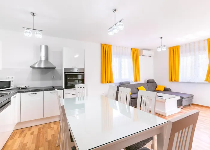 Dragan K2 - A1 First Floor - Mpolo Apartment
