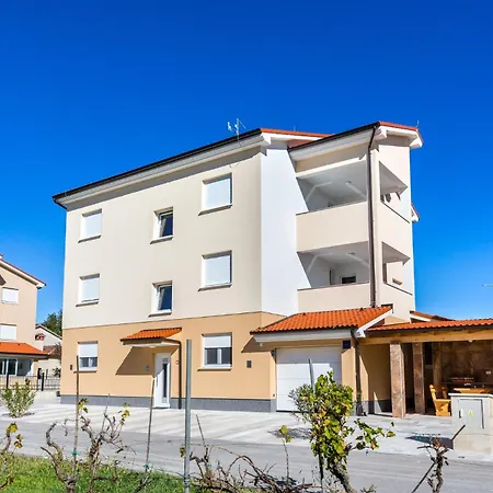 Apartment Dragan K2 - A1 First Floor - Mpolo Medulin