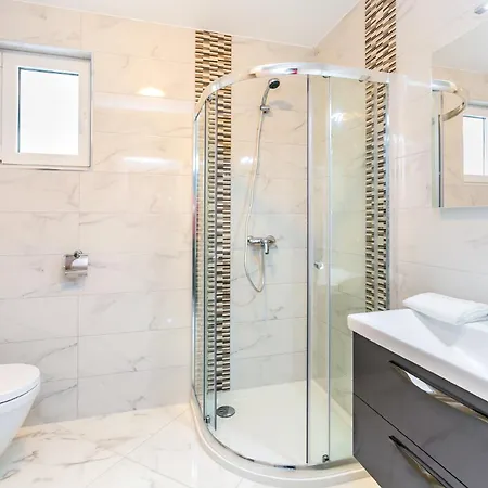 Apartment Dragan K2 - A1 First Floor - Mpolo *