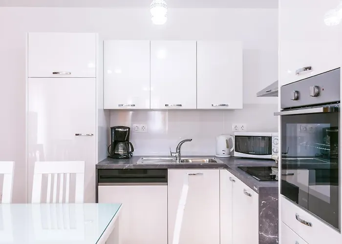 Dragan K2 - A1 First Floor - Mpolo 메덜린